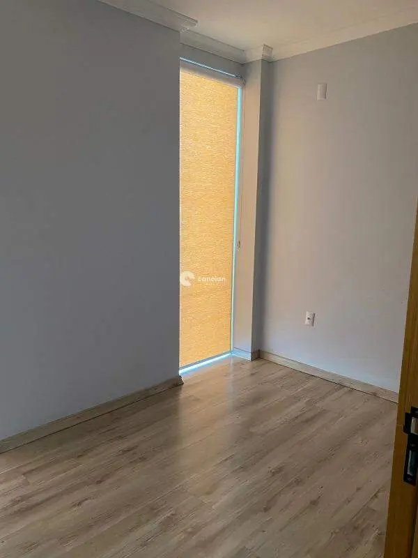 Casa de Condomínio à venda no Tomazetti: 