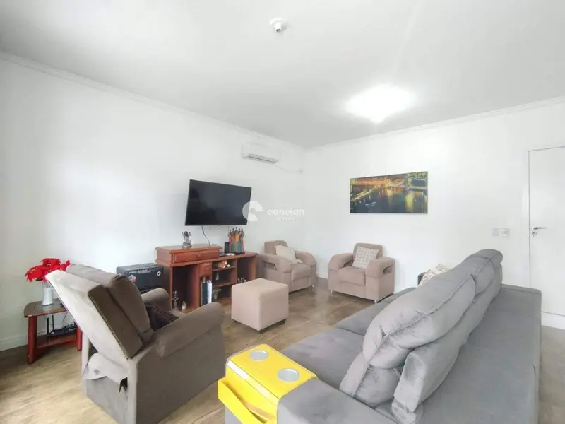 Casa à venda no Juscelino Kubitschek: 