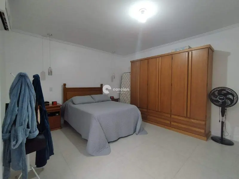 Casa à venda no Juscelino Kubitschek: 