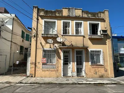 Sobrado à venda no Centro: 