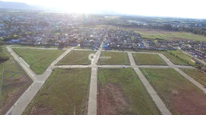 Terreno à venda no Camobi: 