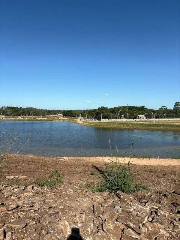 Terreno em condomínio à venda no Parque Serrano I: Lote