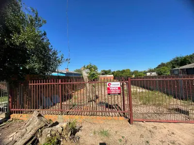 Terreno à venda no Tancredo Neves: 