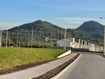 Terreno em condomínio à venda no São José: 