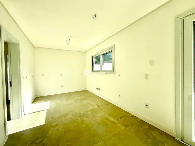 Casa de Condomínio à venda no Tomazetti: 