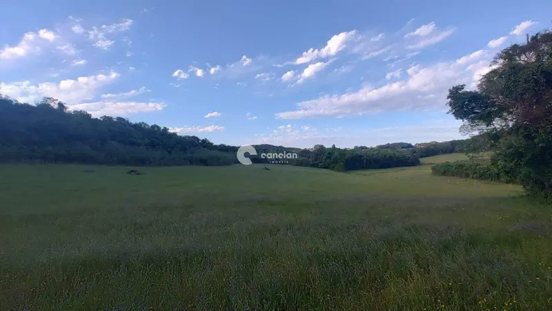 Campo à venda no Linha dos Mantuanos: 