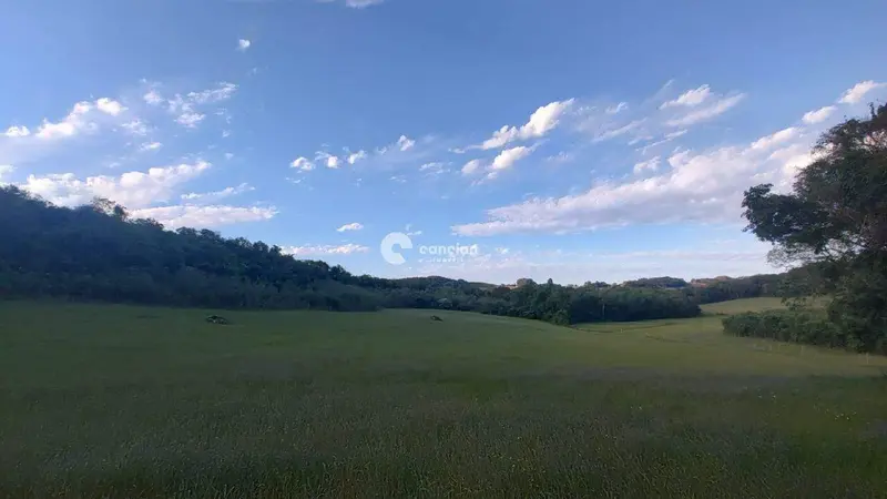 Campo à venda no Linha dos Mantuanos: 