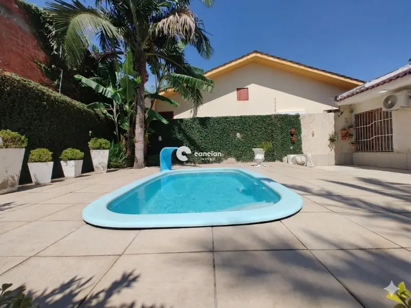Casa à venda no Juscelino Kubitschek: 