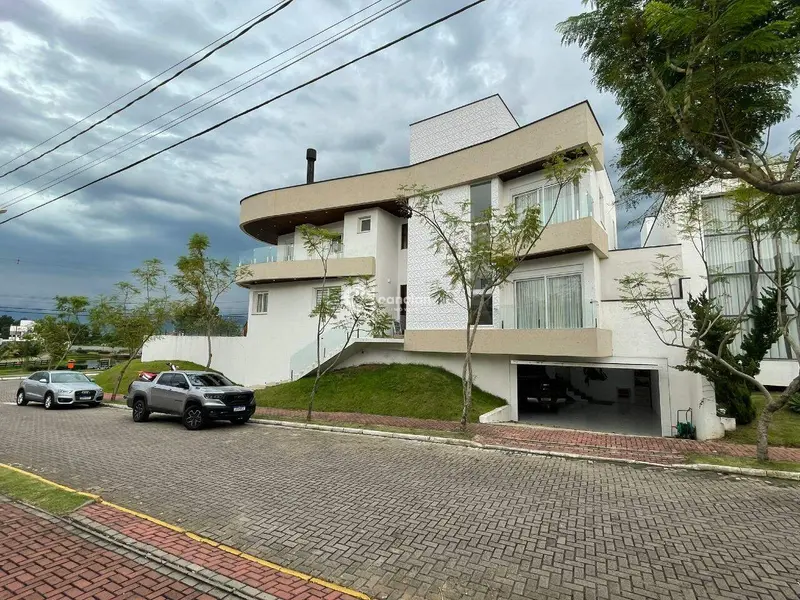 Casa de Condomínio à venda no Tomazetti: Fachada