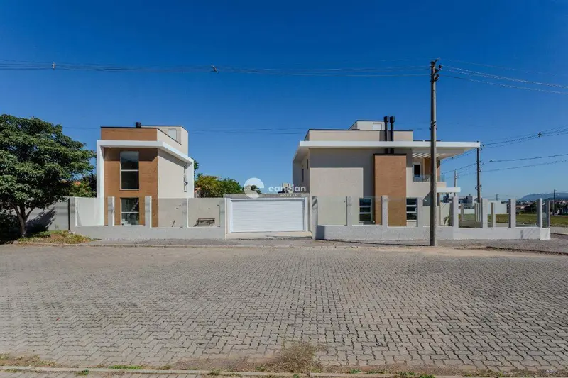 Casa à venda no Camobi: 