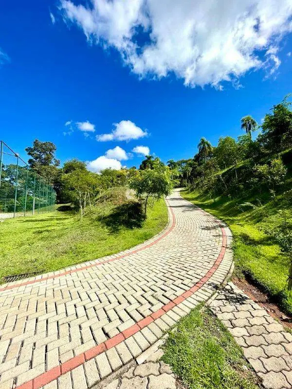 Terreno em condomínio à venda no Tomazetti: 