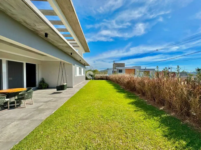 Casa de Condomínio à venda no São José: 