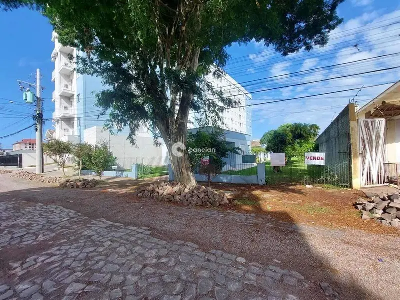 Terreno à venda no Camobi: 