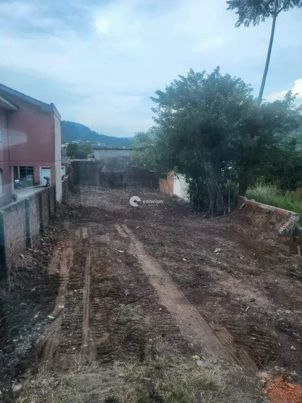 Terreno à venda no Menino Jesus: 