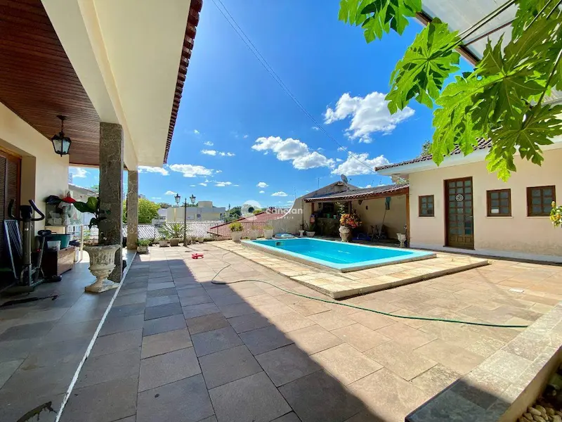 Casa para aluguel no Menino Jesus: 