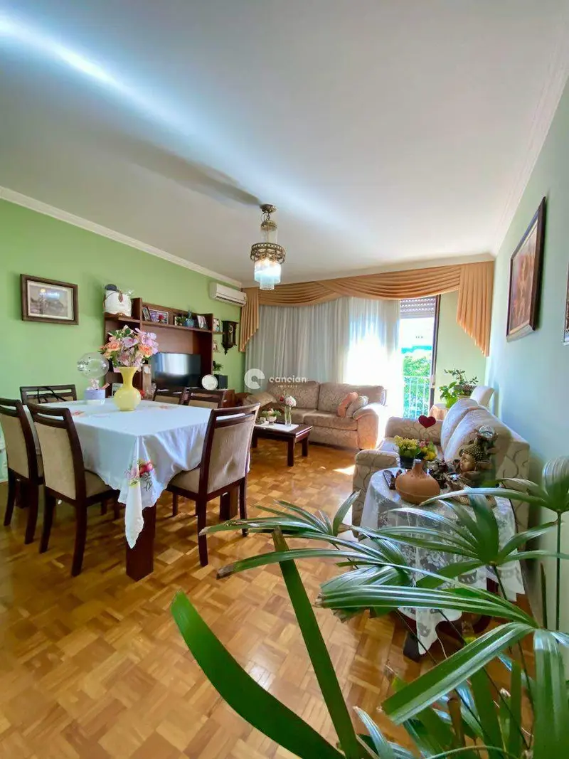 Apartamento à venda no Menino Jesus: 