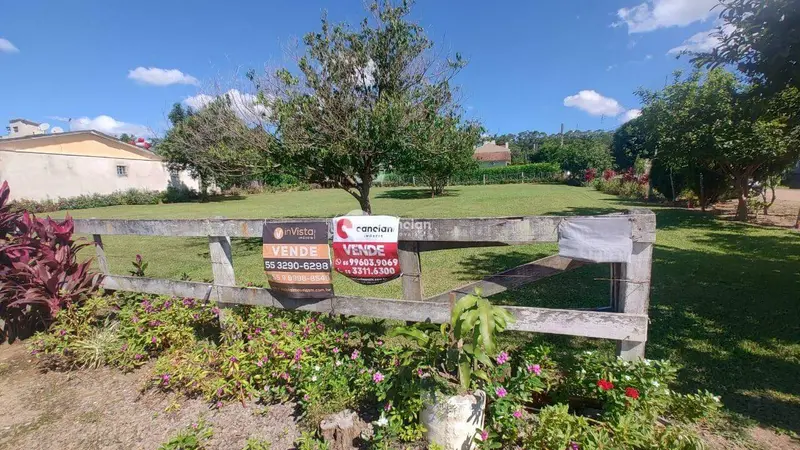 Terreno à venda no Camobi: 