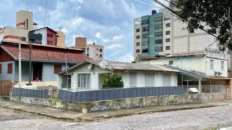 Terreno à venda no Nossa Senhora das Dores: 