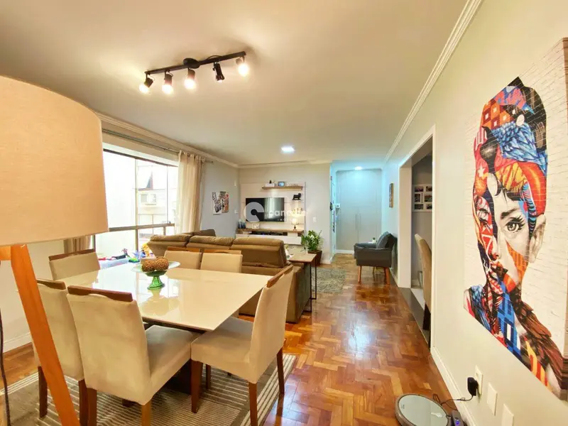Apartamento à venda no Centro: