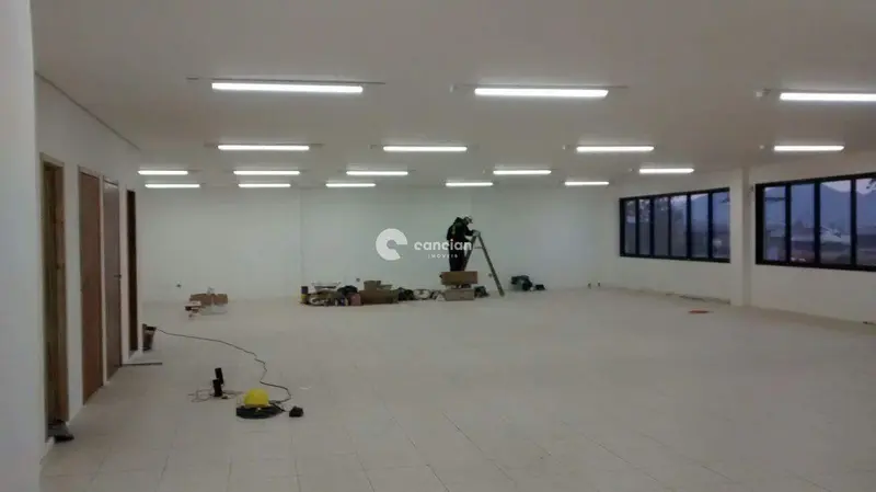 Sala Comercial à venda no Camobi: 