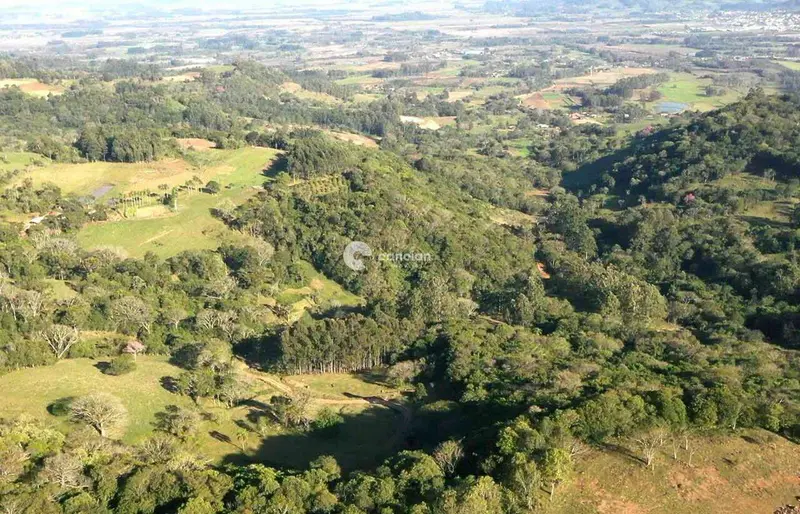 Terreno em condomínio à venda no Interior: 