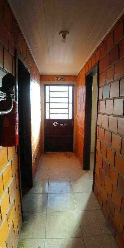 Pavilhão à venda no Camobi: 