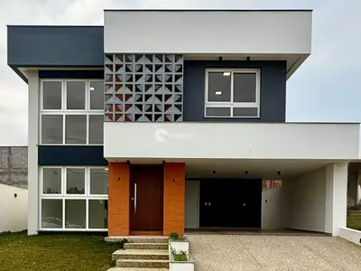 Casa de Condomínio à venda no Tomazetti: 