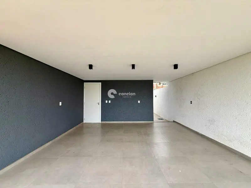Casa de Condomínio à venda no Tomazetti: 
