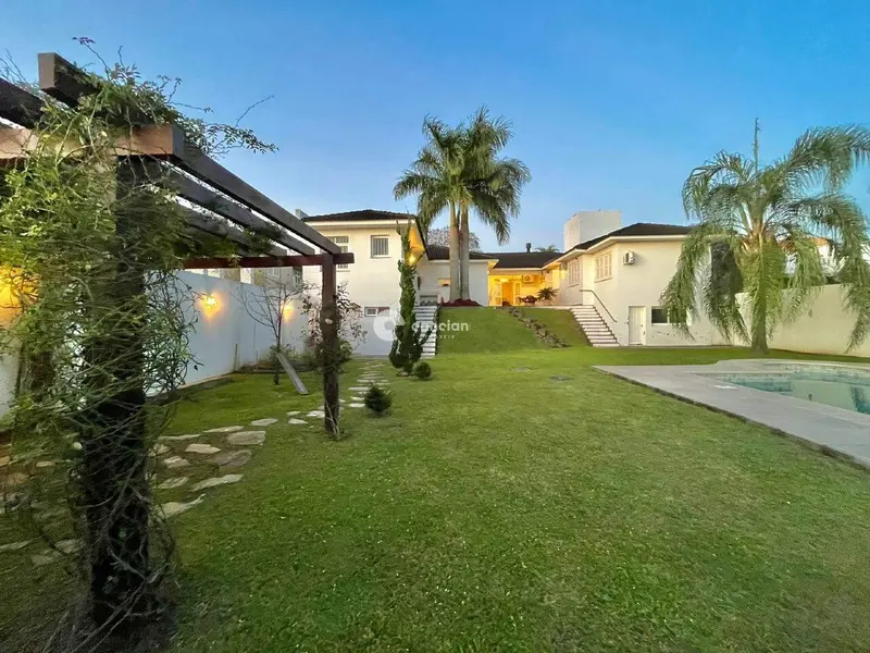 Casa de Condomínio à venda no Tomazetti: 