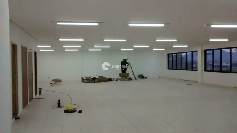 Sala Comercial para aluguel no Camobi: 