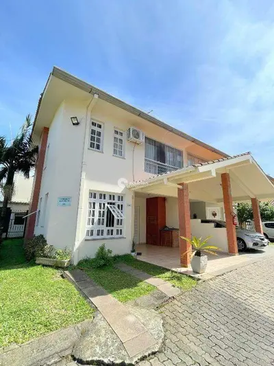 Casa de Condomínio à venda no Camobi: 