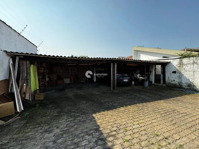 Terreno à venda no Camobi: 