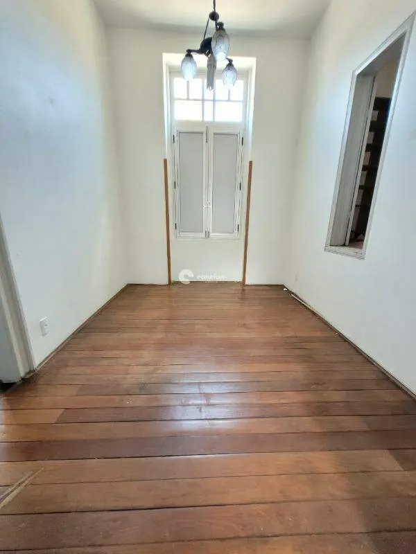 Prédio Comercial à venda no Centro: 
