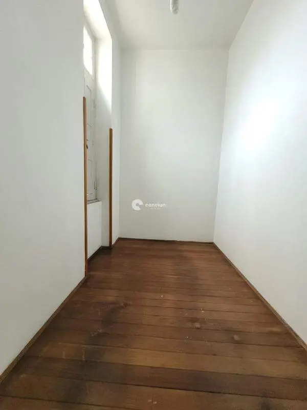 Prédio Comercial à venda no Centro: 