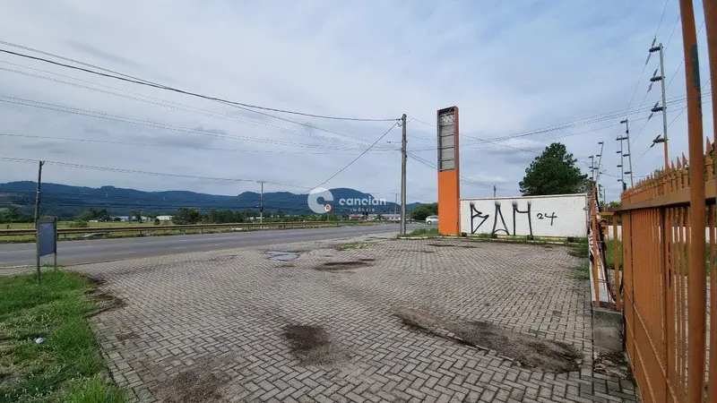Casa à venda no Camobi: 