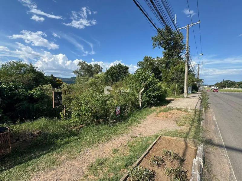 Terreno Comercial à venda no Camobi: 