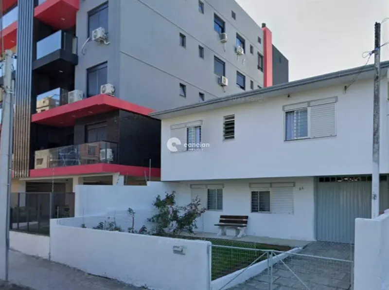 Terreno à venda no Camobi: 