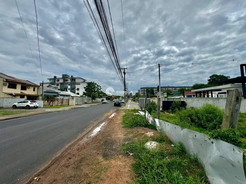 Terreno à venda no Camobi: 