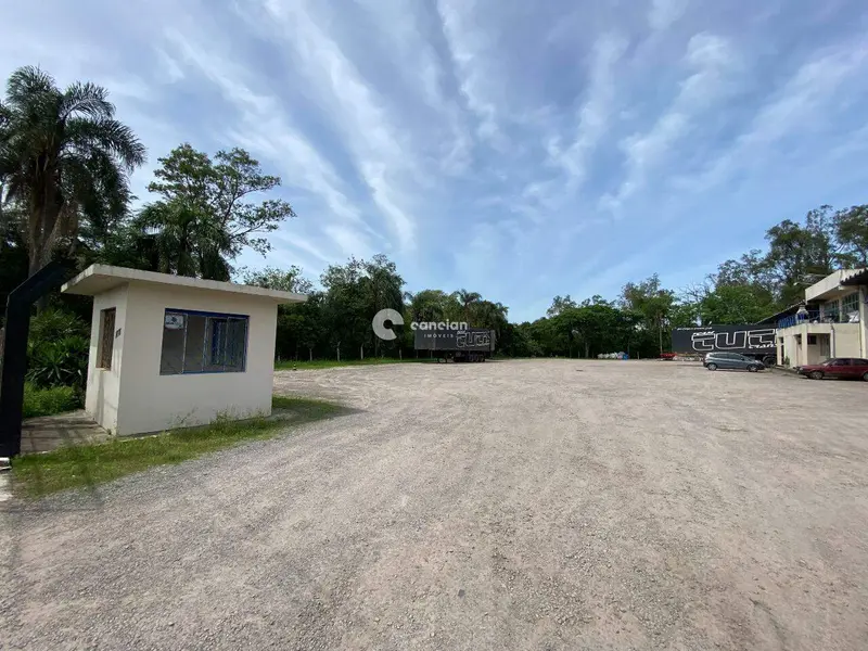 Terreno Comercial à venda no Camobi: 