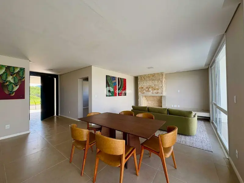 Casa de Condomínio à venda no Camobi: 