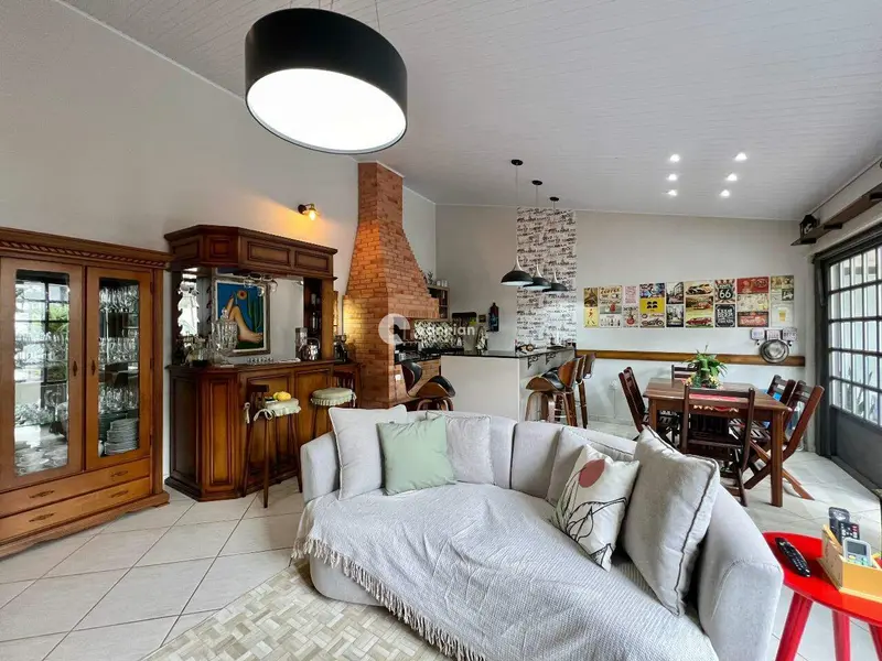 Casa à venda no Camobi: 