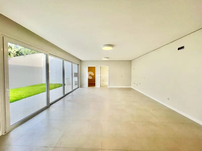 Casa de Condomínio à venda no Tomazetti: 