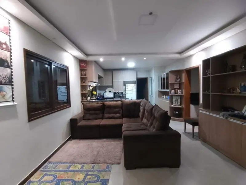 Casa à venda no Interior: 