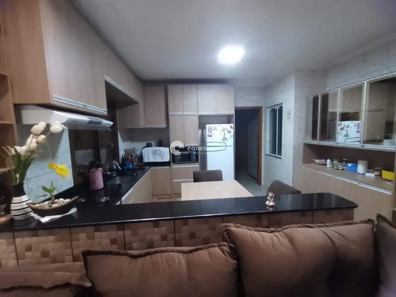 Casa à venda no Interior: 