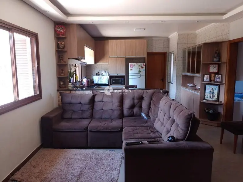 Casa à venda no Interior: 