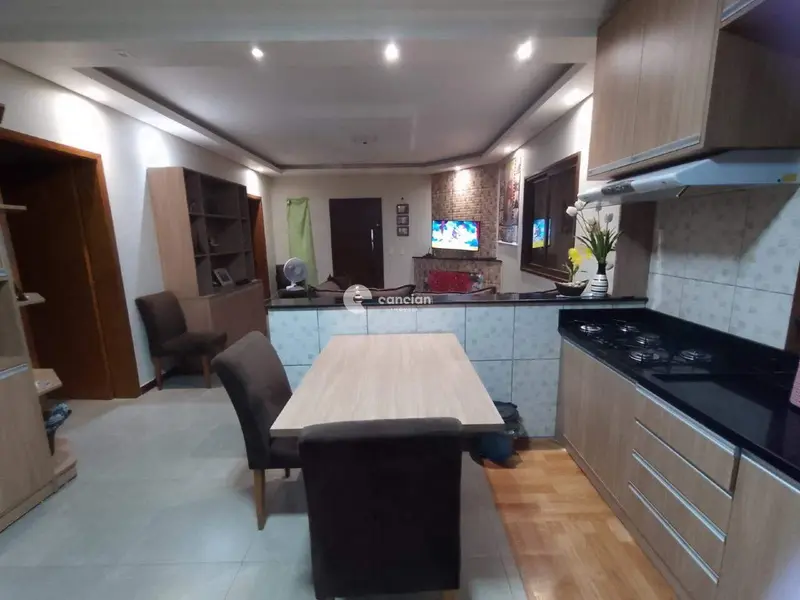 Casa à venda no Interior: 