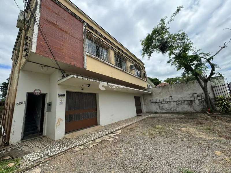 Casa Comercial à venda no Camobi: 