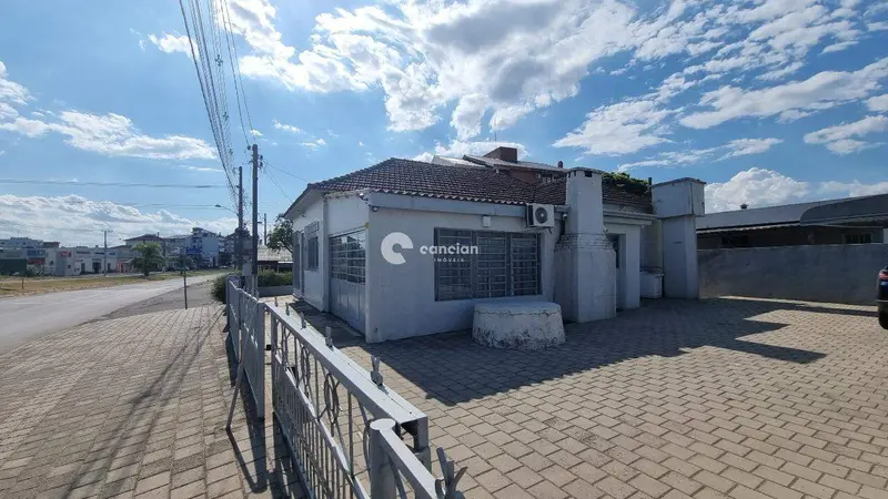 Terreno Comercial à venda no Camobi: 