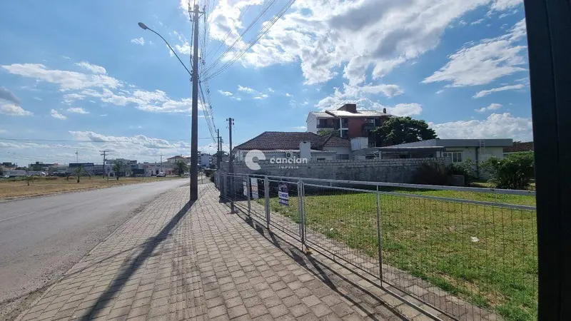 Terreno Comercial à venda no Camobi: 