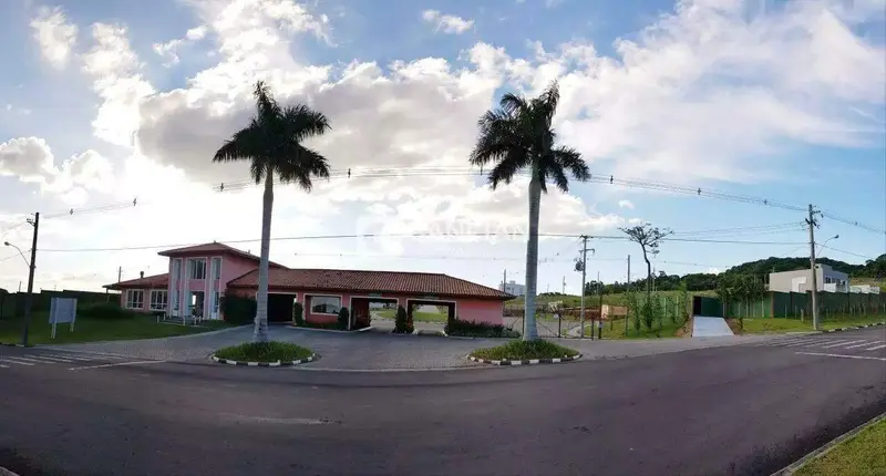 Terreno em condomínio à venda no Tomazetti: 